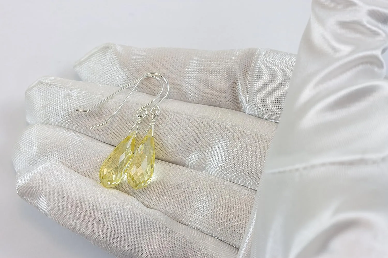 Cubic Zirconia Earrings Pale Yellow Simulated Diamond Teardrops Faceted Simple Briolette CZ Drops 1.4"