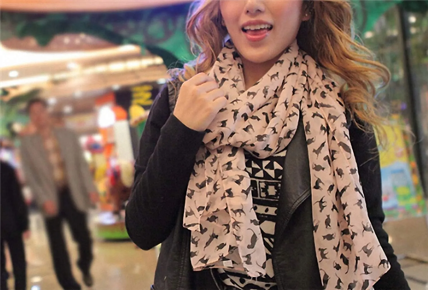 Lightweight Chiffon Printed Sweet Cartoon Cat Shawl Kitten Scarves for Women Graffiti Style Head Face Neck Hood Wrap