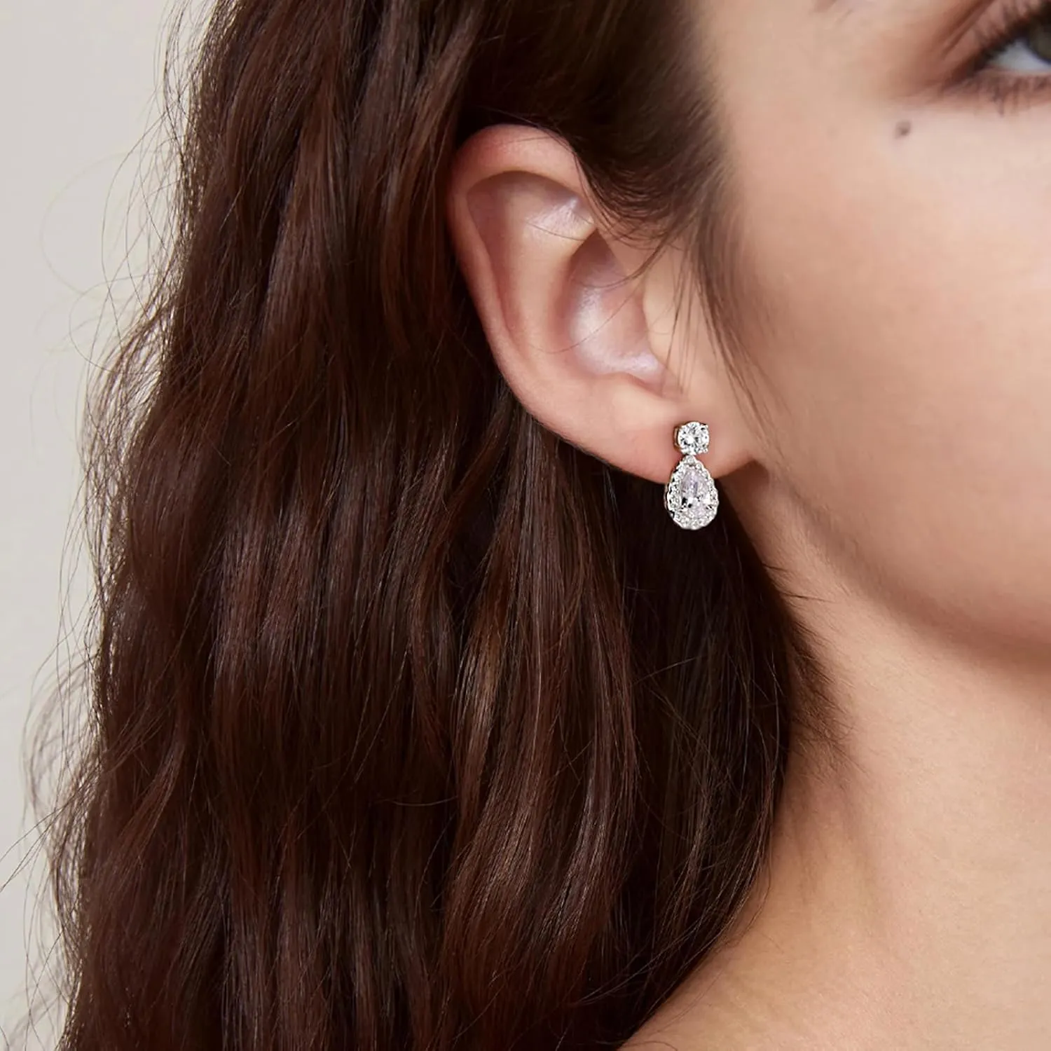 Silver Moissanite Stud Earrings for Men/Women 0.6-4CT Hypoallergenic Earrings 925 Sterling Silver Lab Created Diamond Round Stud Earrings
