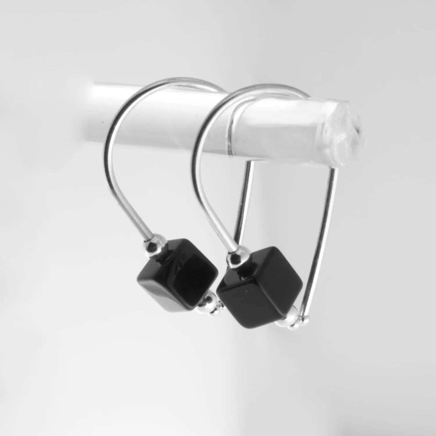 Sterling Silver Small Huggie Drops Black Onyx Cube Stone Horseshoe Arc Hook Earrings (Sterling Silver/Black Onyx Cube)