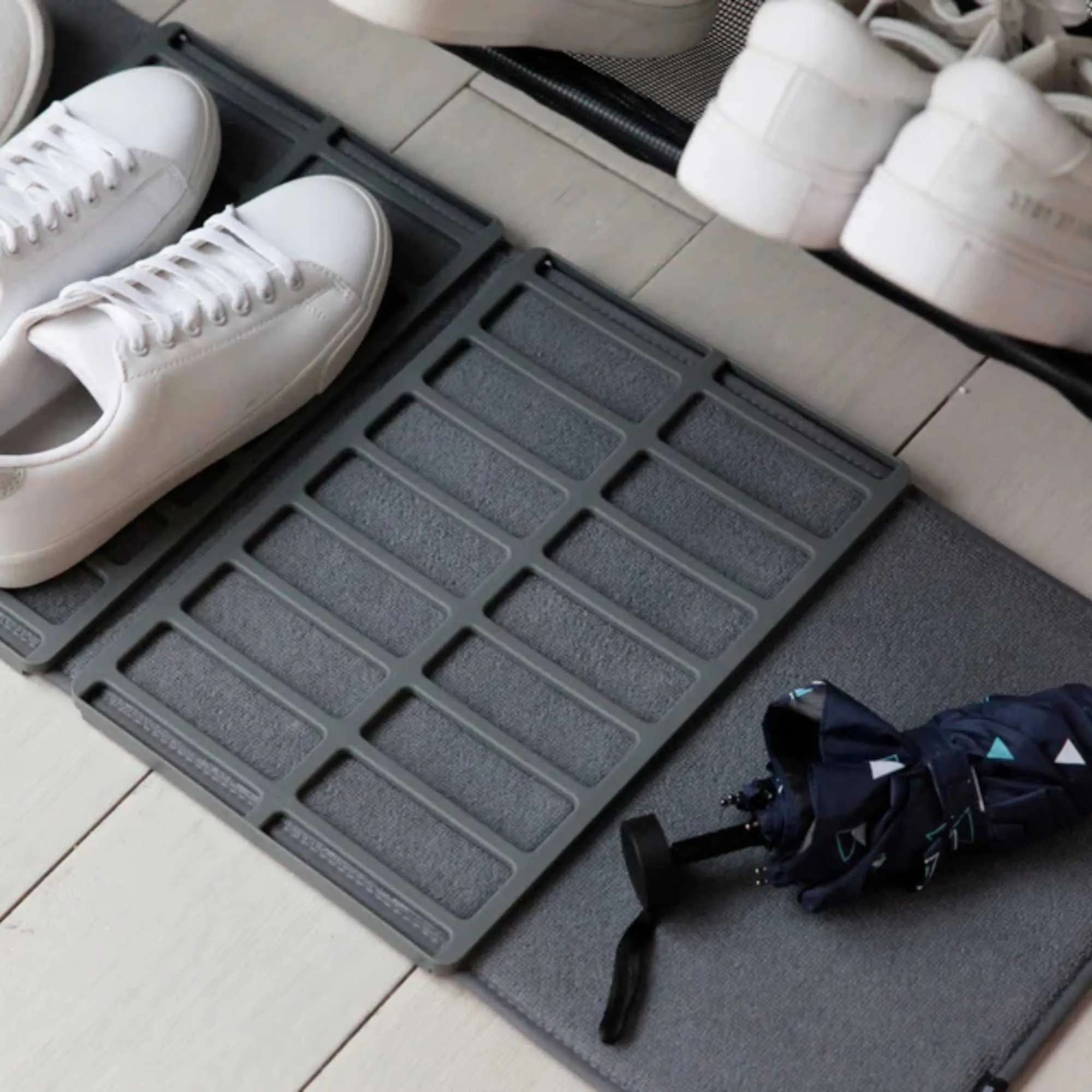 Umbra Shoe Dry shoe rack with mat